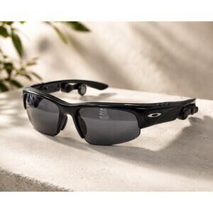 Oakley THUMP Sunglasses with Charger 1 GB MP3 Player WORKS